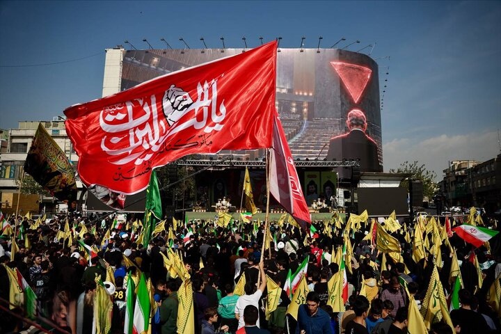 اجتماع بزرگ نوجوانان آرمانی در میدان انقلاب