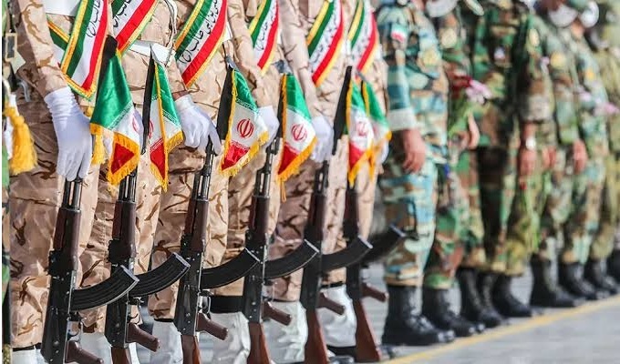مجوز بازی فوتبالیست مشمول فقط برای تیم‌های نظامی است
