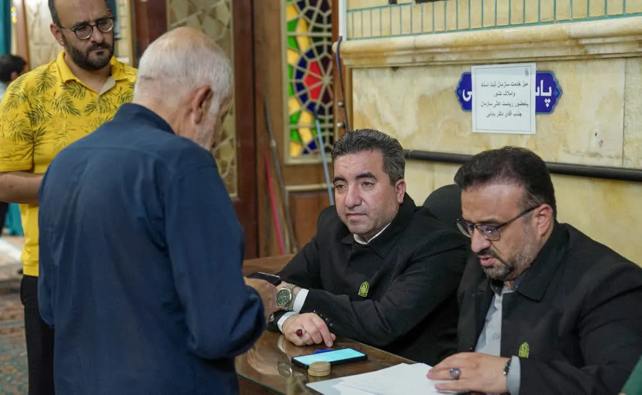 برپایی میز خدمت ثبتی در جمکران