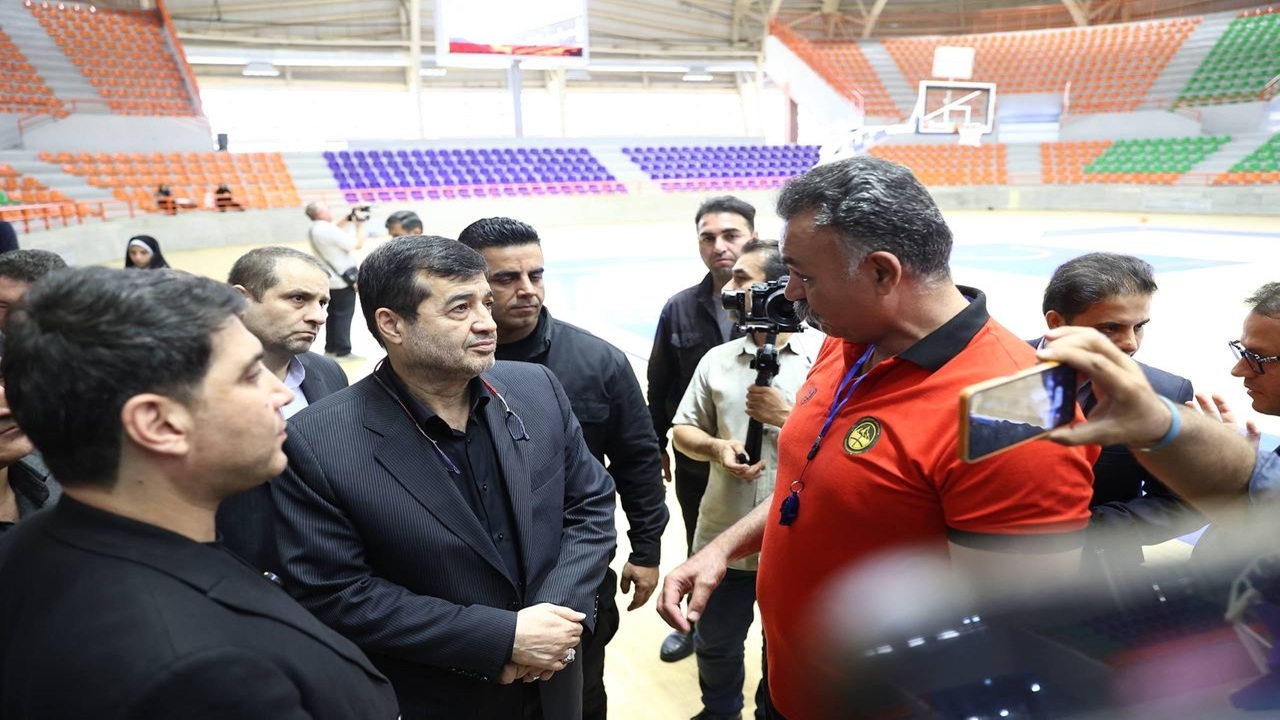 بازدید وزیر ورزش از سالن ۲۲ گولان سنندج و تأکید بر رفع نواقص