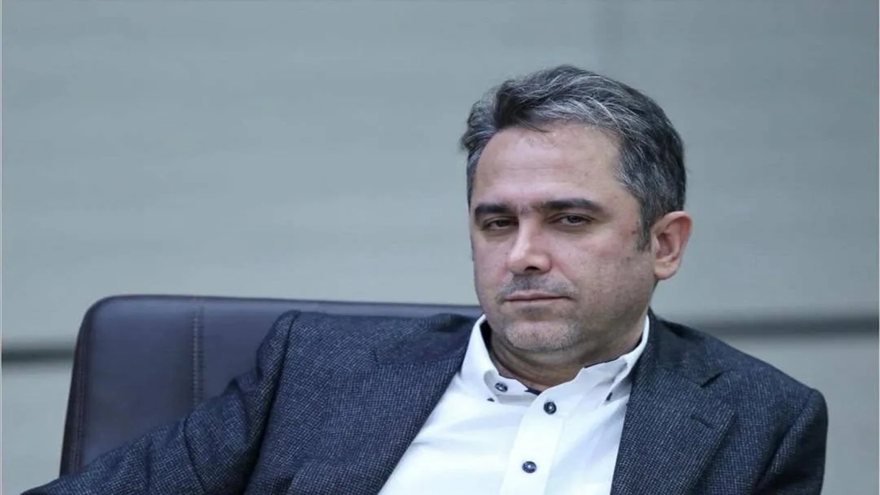 خطیرخطاب به حجت کریمی: کباب و قلیان نباید مجوز ورود به فوتبال باشد