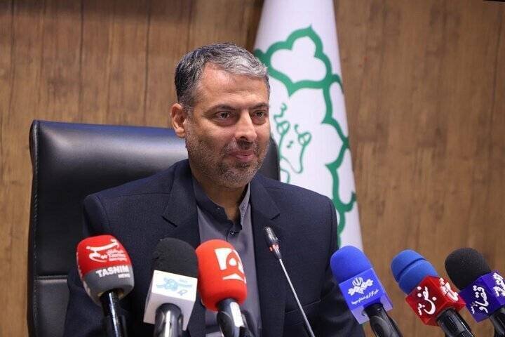 جمعه‌بازار پروانه به پارکینگ طبقاتی حافظ منتقل شد