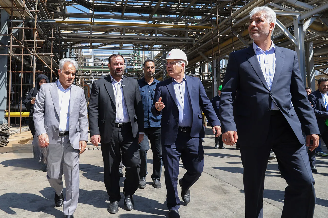 بازدید دادستان تهران از شرکت نفت پارس
