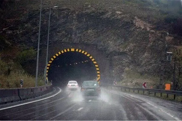 مسدود شدن جاده چالوس و آزادراه تهران ـ شمال به دلیل شرایط جوی نامساعد