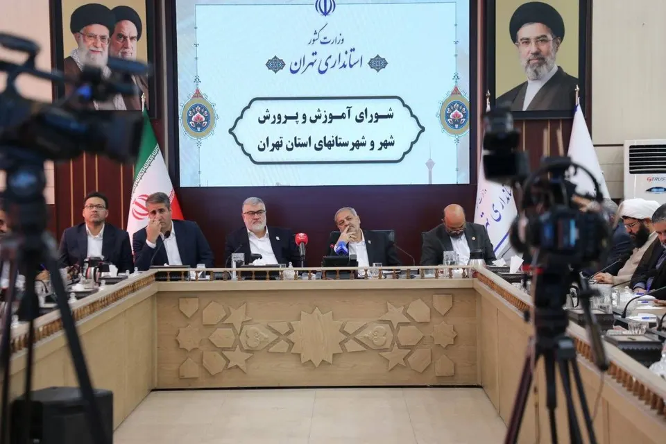 معتمدیان: دستگاه‌های خدمات‌رسان حق قطع انشعابات مدارس را ندارند
