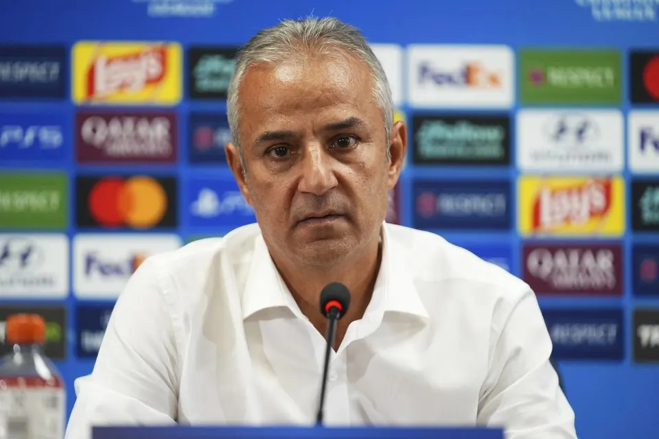 استعفای سرمربی سابق پرسپولیس پس از اولین بازی در لیگ قهرمانان اروپا