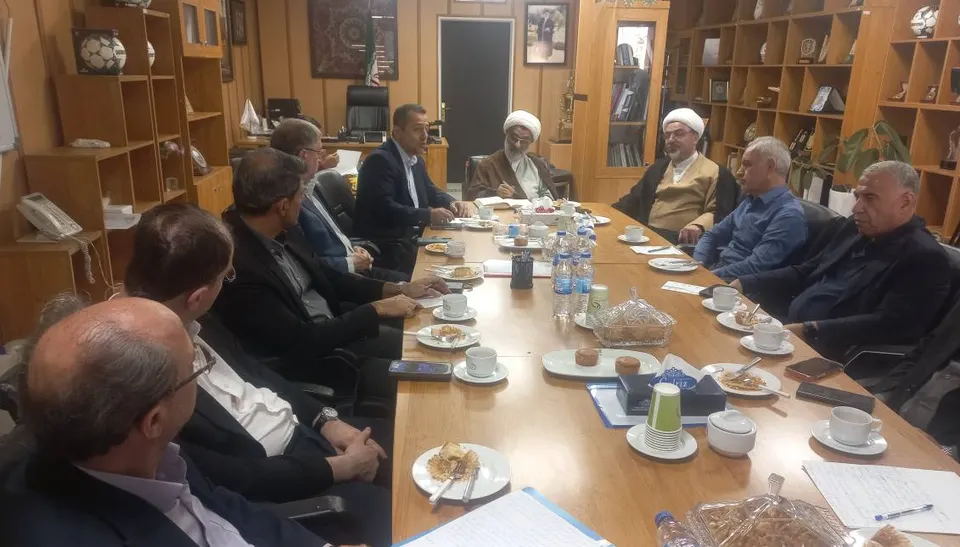 نشست دبیر شورای عالی انقلاب فرهنگی با مسئولان سازمان لیگ فوتبال