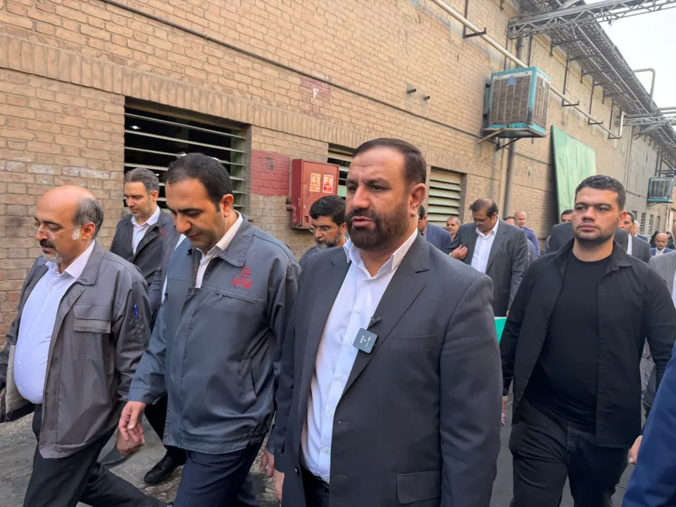 بازدید میدانی دادستان تهران از یک واحد تولیدی لاستیک